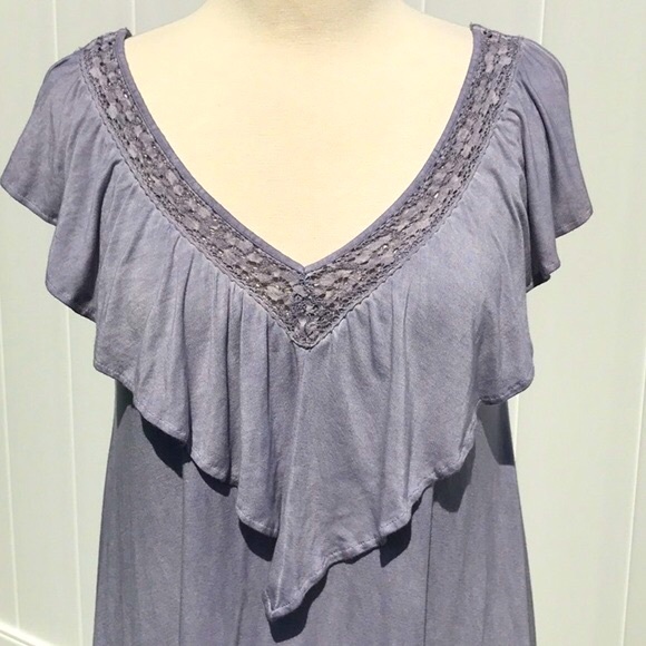 Max Jeans Blue Ruffled Double V Neckline Swing Top Size Medium - Picture 3 of 15